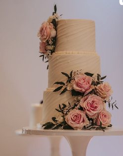 Rose Briar Place floral wedding cake detail